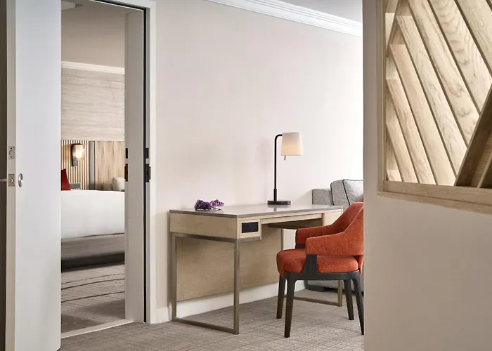 Loews Ventana Canyon Resort 4*
