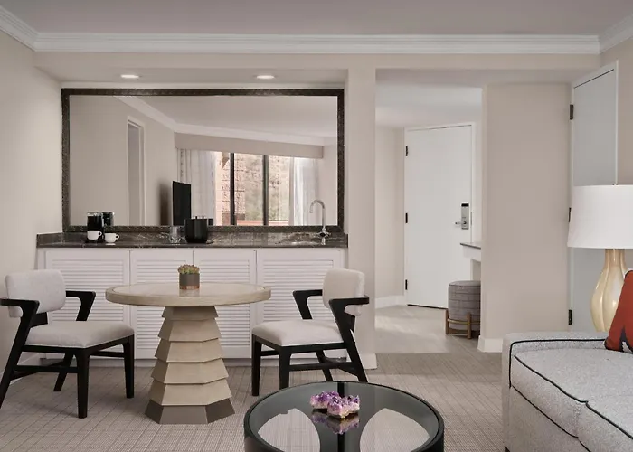 Loews Ventana Canyon 4*