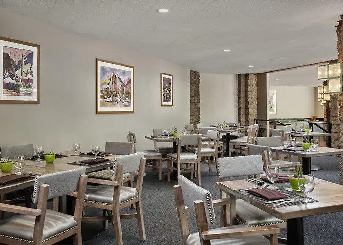 Loews Ventana Canyon 4*