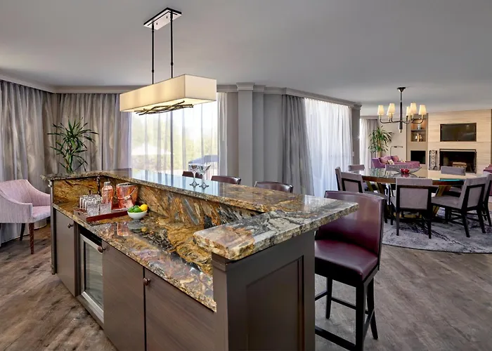 Loews Ventana Canyon 4*